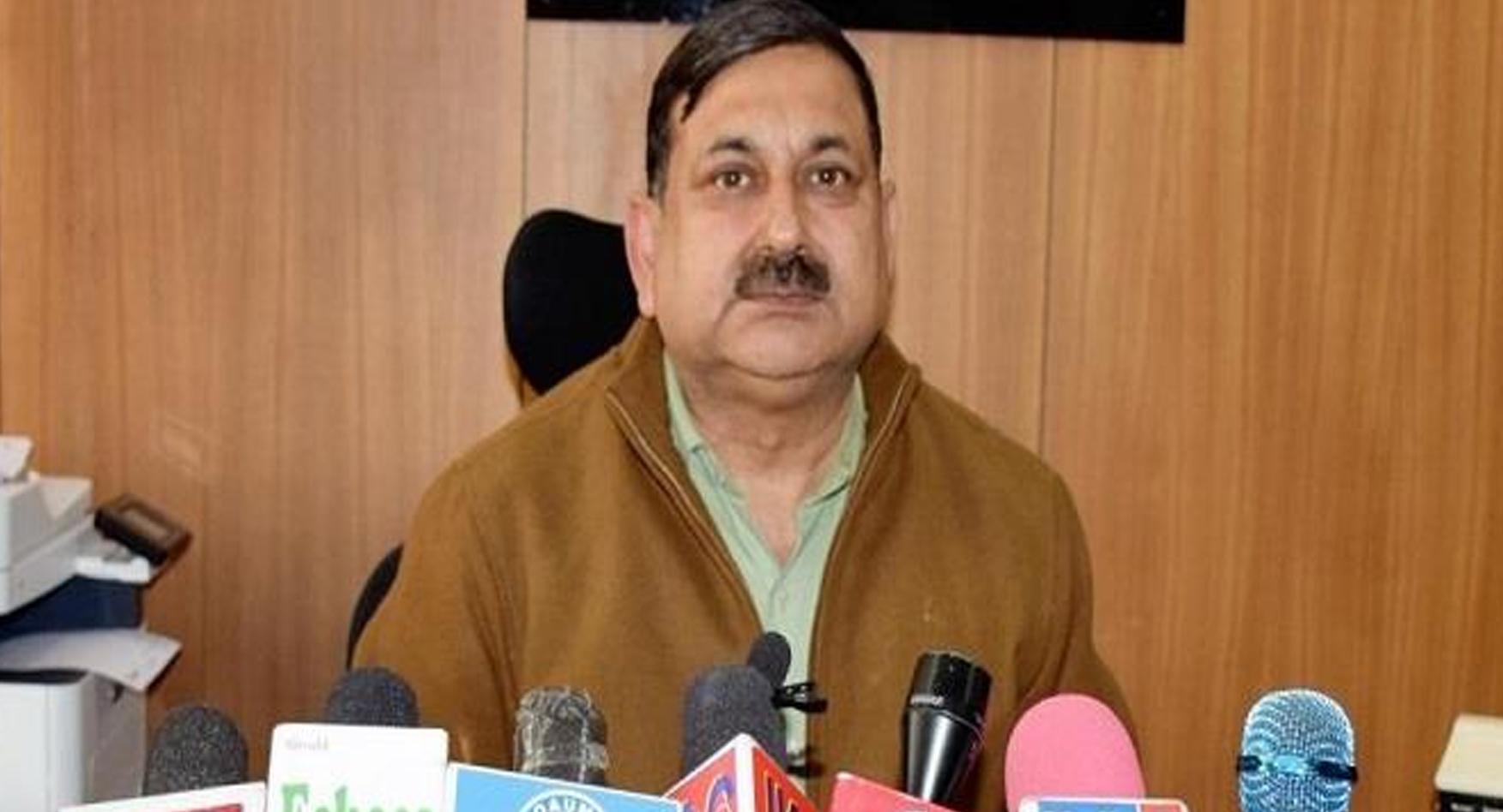 DC Kishtwar orders arrest of Contractor for non- performance